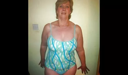 Antrenor fete frumoase si sexi cu stomacul plin Dracu Adolescenti Lesbiene în timpul antrenamentului
