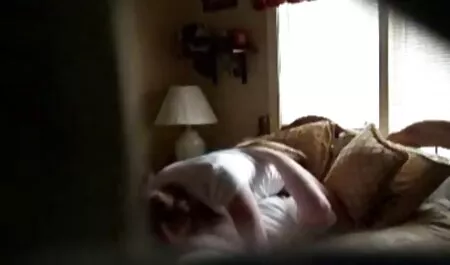 Pacientul a filme sexi sexi plantat un tânăr doctor în anus.