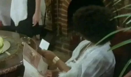 Maseurul începe să pună puroiul din vagin alergând futai cu gagici