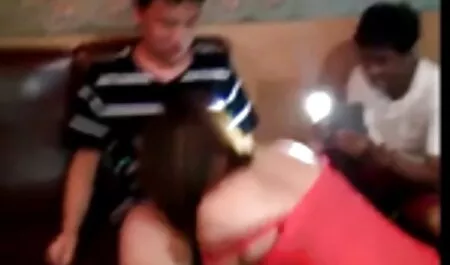 Ucrainean fata cu Tate Mari secretare futute la birou mangaie pasarica ei cu un vibrator