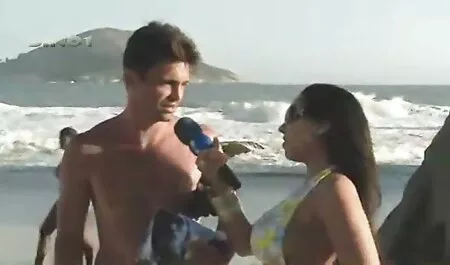 Sportiv Curvă lovit cu un antrenor sexcubrunete pe covor