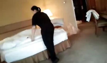 Cu cartier am ajuta pentru a fixa limba pentru o tanara bruneta femei care fac filme porno