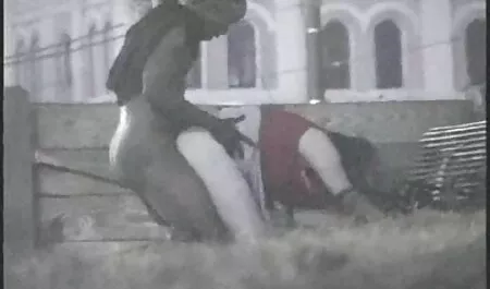 Blonda iubita în dungi Ciorapi cursei fete sexy goale ea