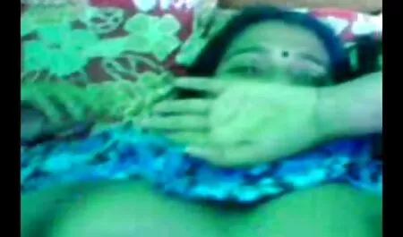 Pâinea acoperită cu grăsime filme porno gratis cu doctorite este pătată și extrasă în pahare
