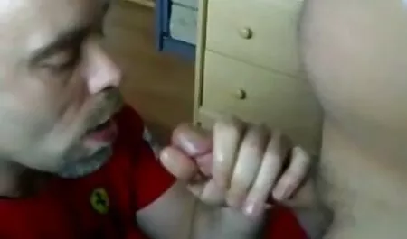 Elevii fete goale gratis luând gangbang în fața camerei