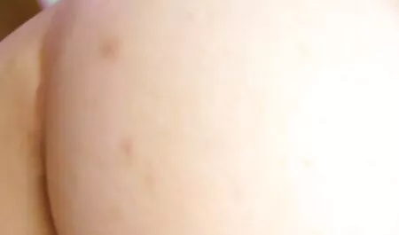 Sperma aruncata xxxmasturbare în fundul strâmt fata Debbie alb