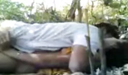 Femeie cu gravide futacioase vagin păros pe podea prajit cu prietenul