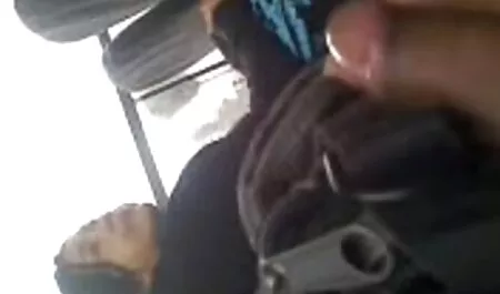 Trei bărbați dracu o filme porno cu femei grase frumoase blondă în vagin și anus, în timp ce ea înghite gura linga lor.
