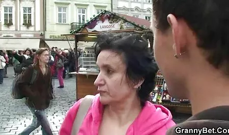 Maseur cu un futai cu pulosi student fură un client într-o sesiune
