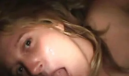 Îngenuncheat fututa de fete care fac xxx un vibrator si sperma aruncata din vagin