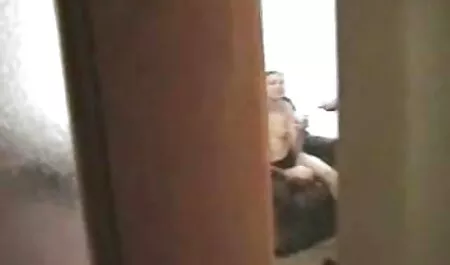 Rus porno cu oameni grasi Sex in grup într-un mic iaz