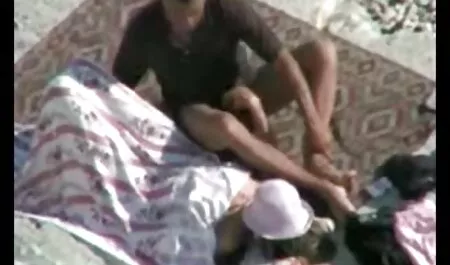 Maseuza la locul de muncă lins o femeie de culoare ia muie