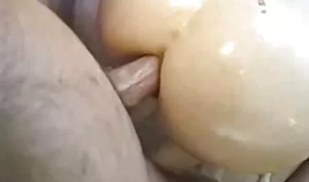 Femeile adulte intră în margele și pantaloni purpurii la turnarea în xnxx dragoste manda.