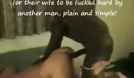 Blonda Mama cu Tate Mari dă un tip pe canapea sexi film gratis