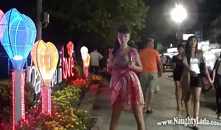 Fete goale care sunt dulci pe stradă ca vreau film sexi să atingă masturbarea
