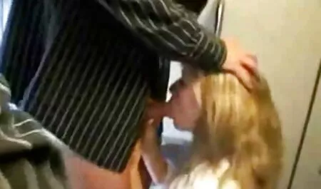Programul mama face dragoste cu fiul erotic este bine facut de modelul insuportabil