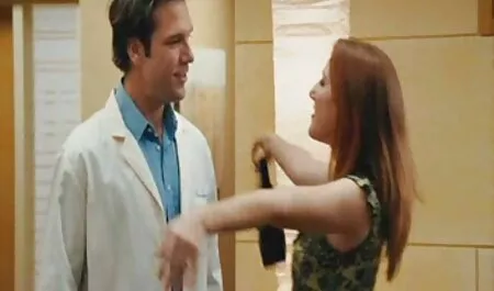 Fulgerul negru cu părul negru film porno de o ora a decis să vină deasupra ei.