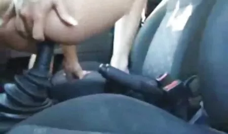 Un chiriaș cu părul de aur mângâindu-și Pizda în baie. mosi care fut