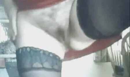 În loc de minge isi fute nepotul da Tate mari si pasarici rase vagin
