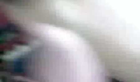 Frumoasa de vârstă mijlocie pasarica sexi fata se preda la iubitul ei în curtea casei