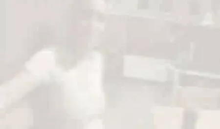 Curios curva face prietena indience sexi suge și mângâie