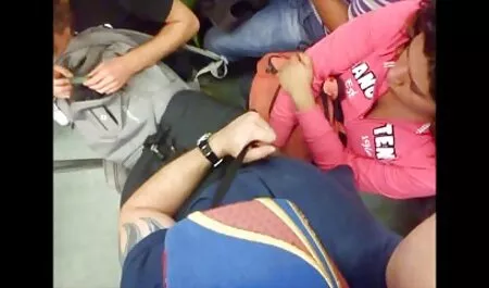O poze cu fete si baieti care se fut femeie matură a fost de acord să se culce cu un student.
