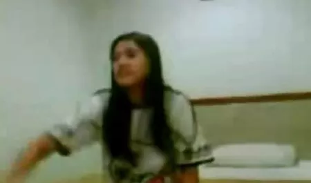 Sex xxx femei grase fierbinte cu un cuier în timpul masaj