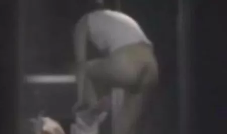 Piele neagră doamnă îi place piciorul și degetul futaiuri pe bune fetish