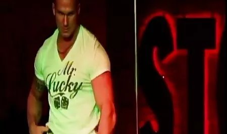 Un porno cu sexy braileanca sex fantastic care prezintă cavalier cu Nicole chic