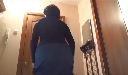 Cel porno cu femei foarte grase drăguț primește un simbol pentru a arăta un chat video erotic.